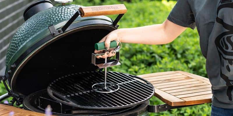 Maintenance of green egg grill