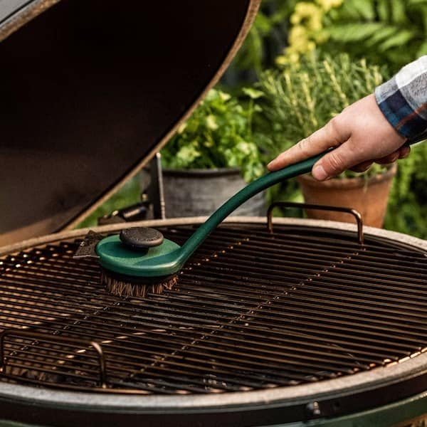 Cleaning your green egg grill