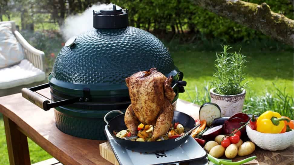 Big green egg bbq grill