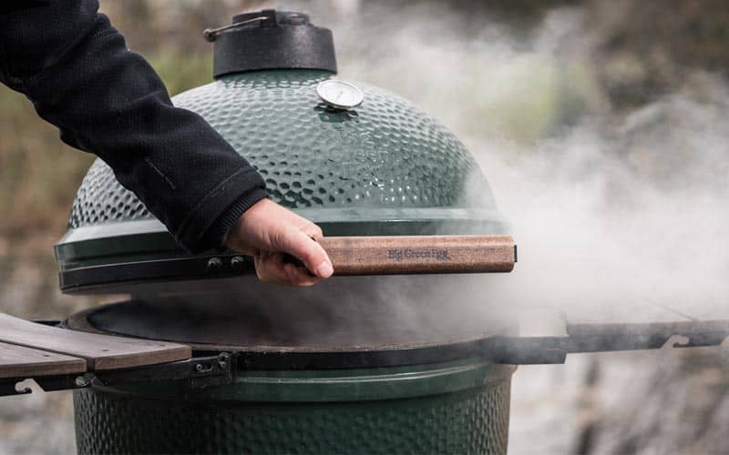 Smoking in Green egg bbq grill