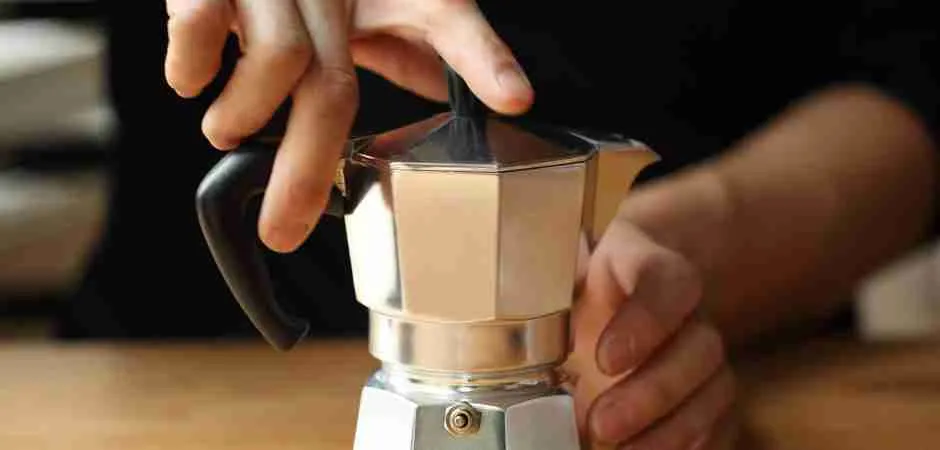 seal the moka pot to brew