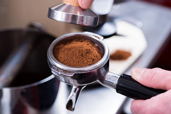 Step-by-Step Instructions to Pull an Espresso Shot Like a Pro