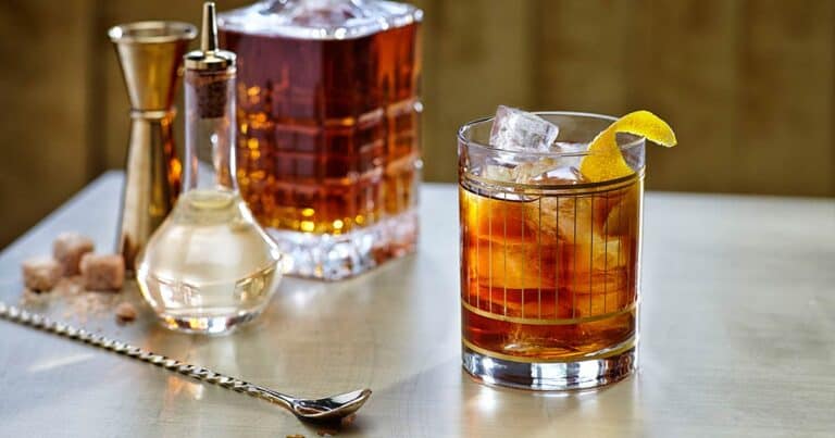 What Cocktails Can I Make with Bourbon?