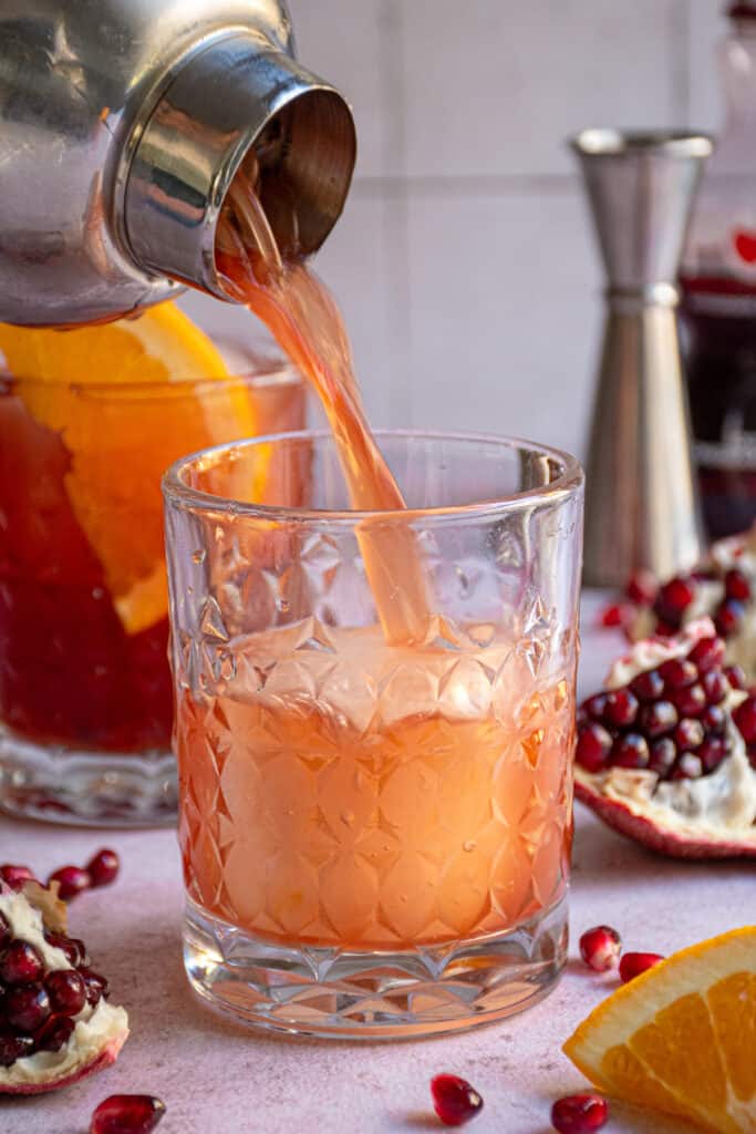 what is best to mix with bourbon: Bourbon and Pomegranate Juice