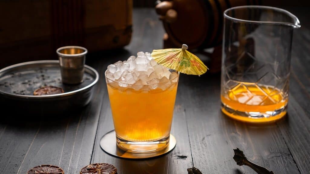 What is Best to Mix Bourbon: Tips for Mixing Bourbon